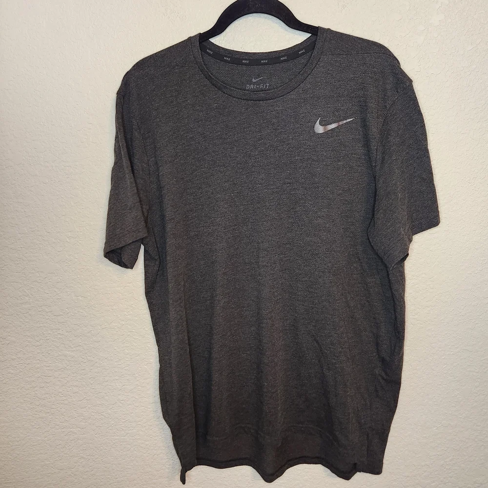 Nike Dri Fit Men's Gray T-Shirt XL